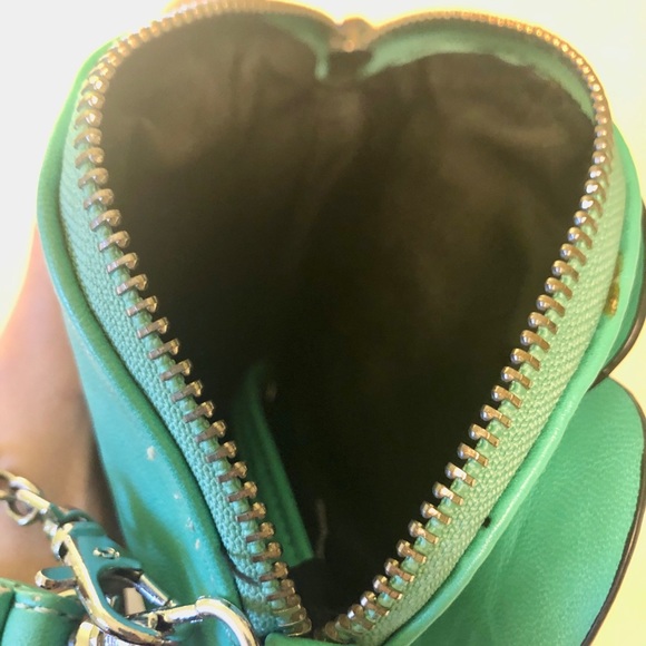 Flower Crossbody/ Wristlet - Picture 3 of 5